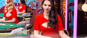 Giao diện game nổ hũ jackpot lũy tiến trên nền tảng v8club